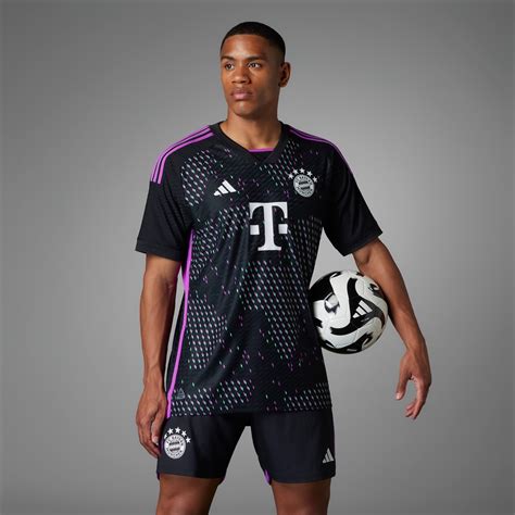 goudkleurig adidas shirt van bayern munchen|Adidas Bayern munich jersey.